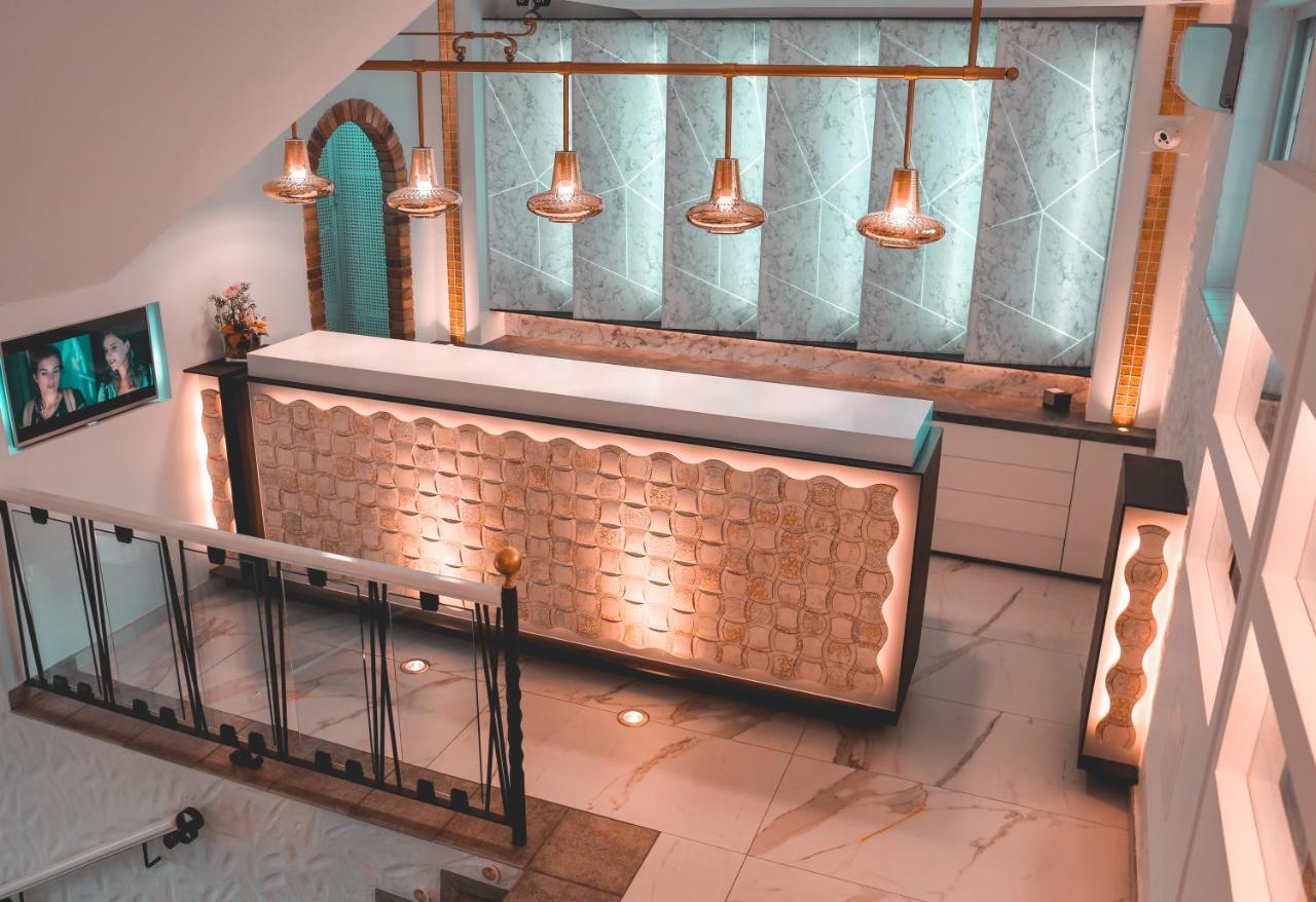 Hotel Vistabella Roses Bagian luar foto