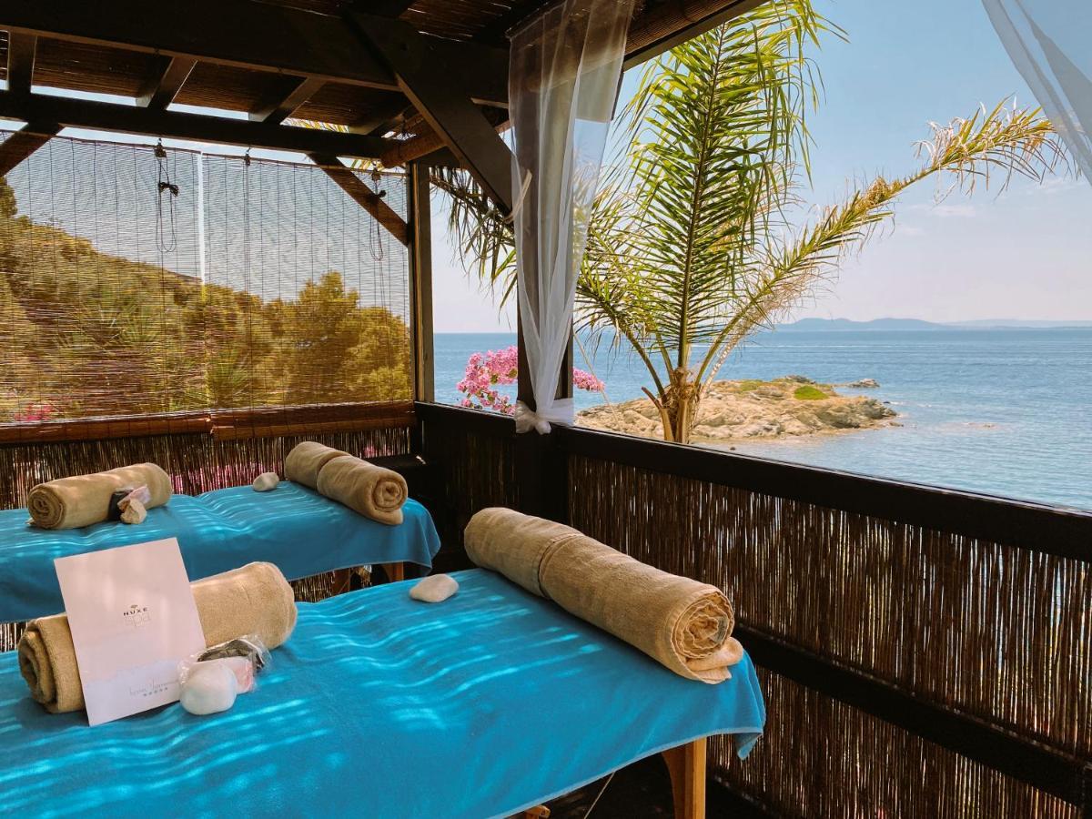 Hotel Vistabella Roses Bagian luar foto