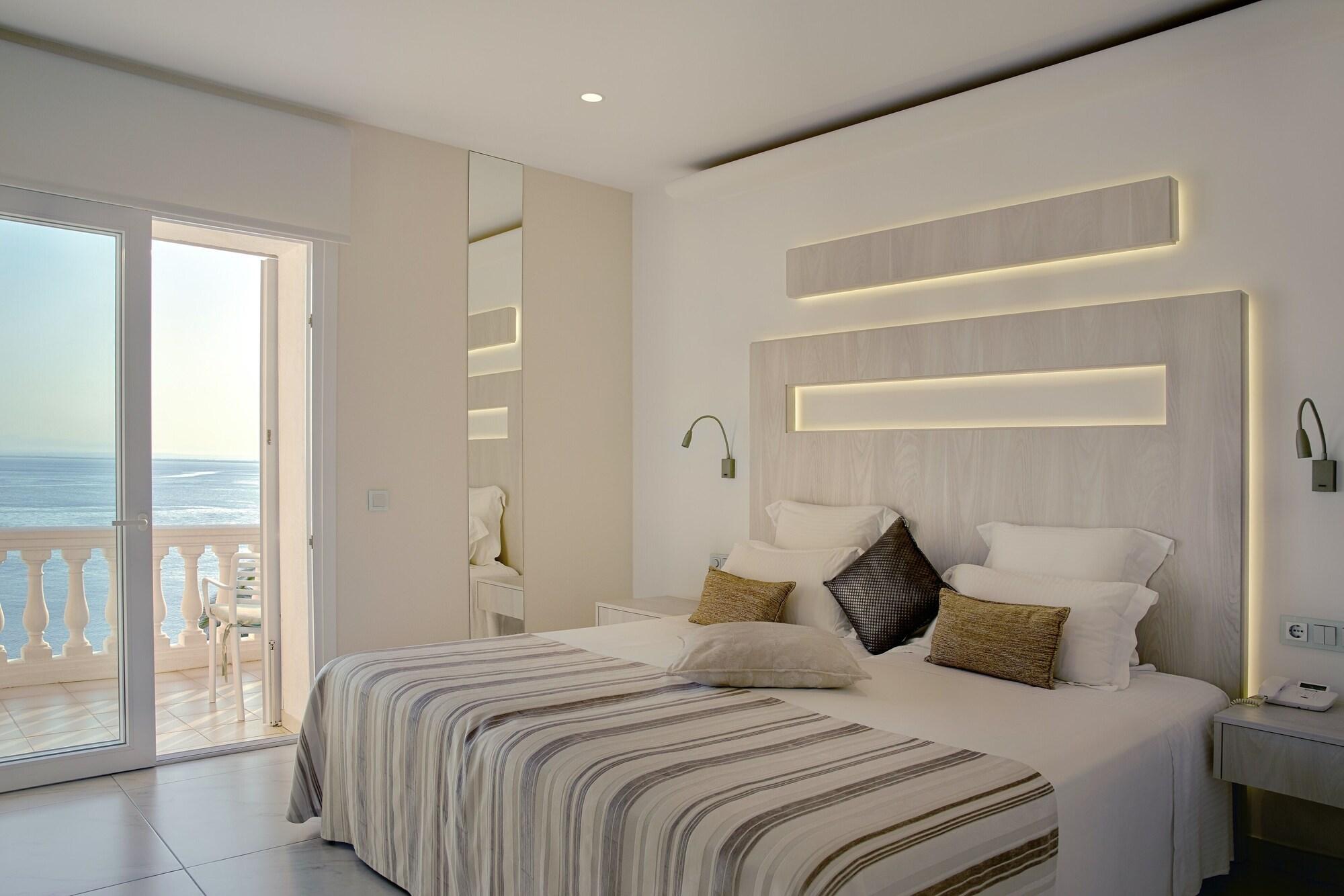 Hotel Vistabella Roses Bagian luar foto