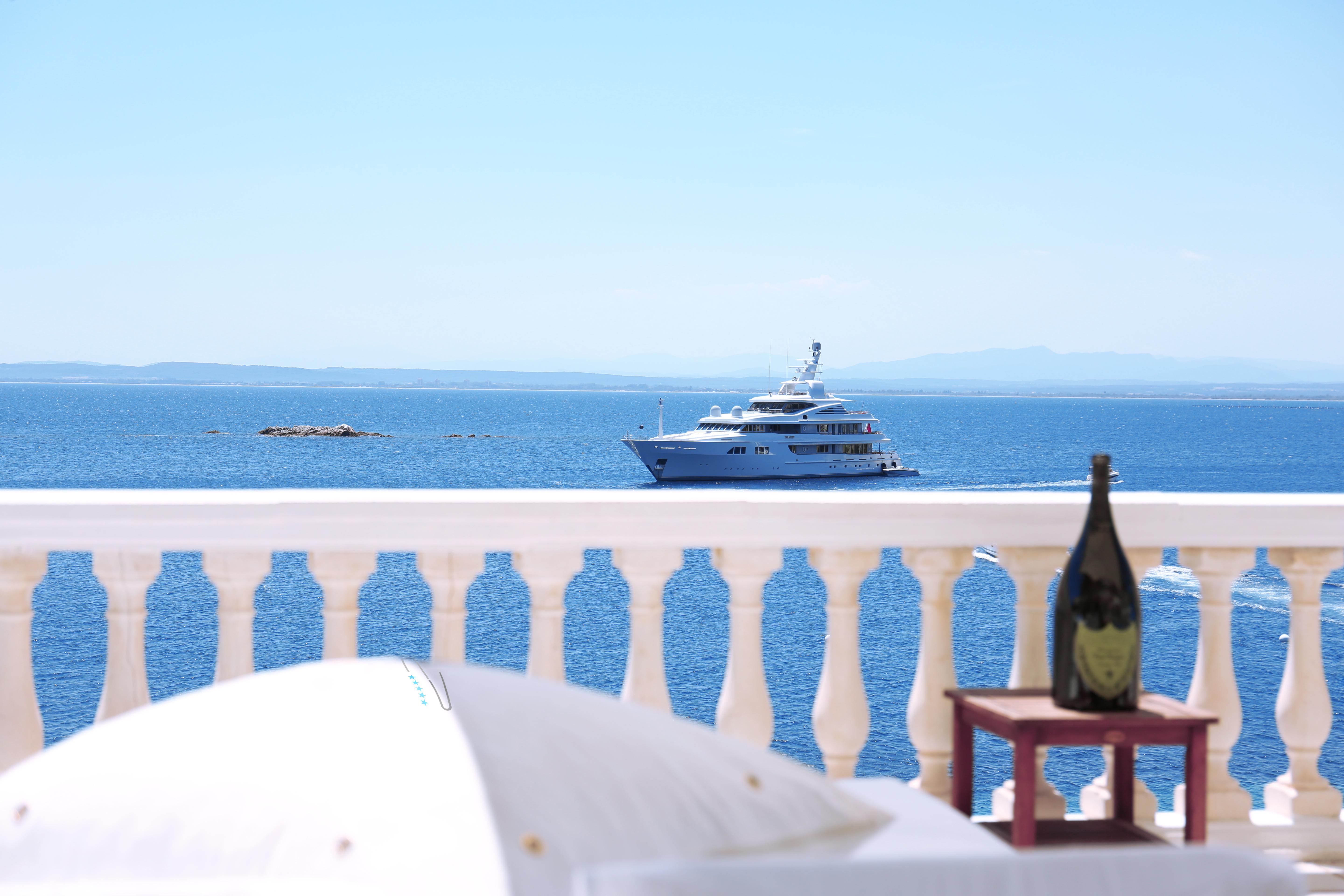 Hotel Vistabella Roses Bagian luar foto
