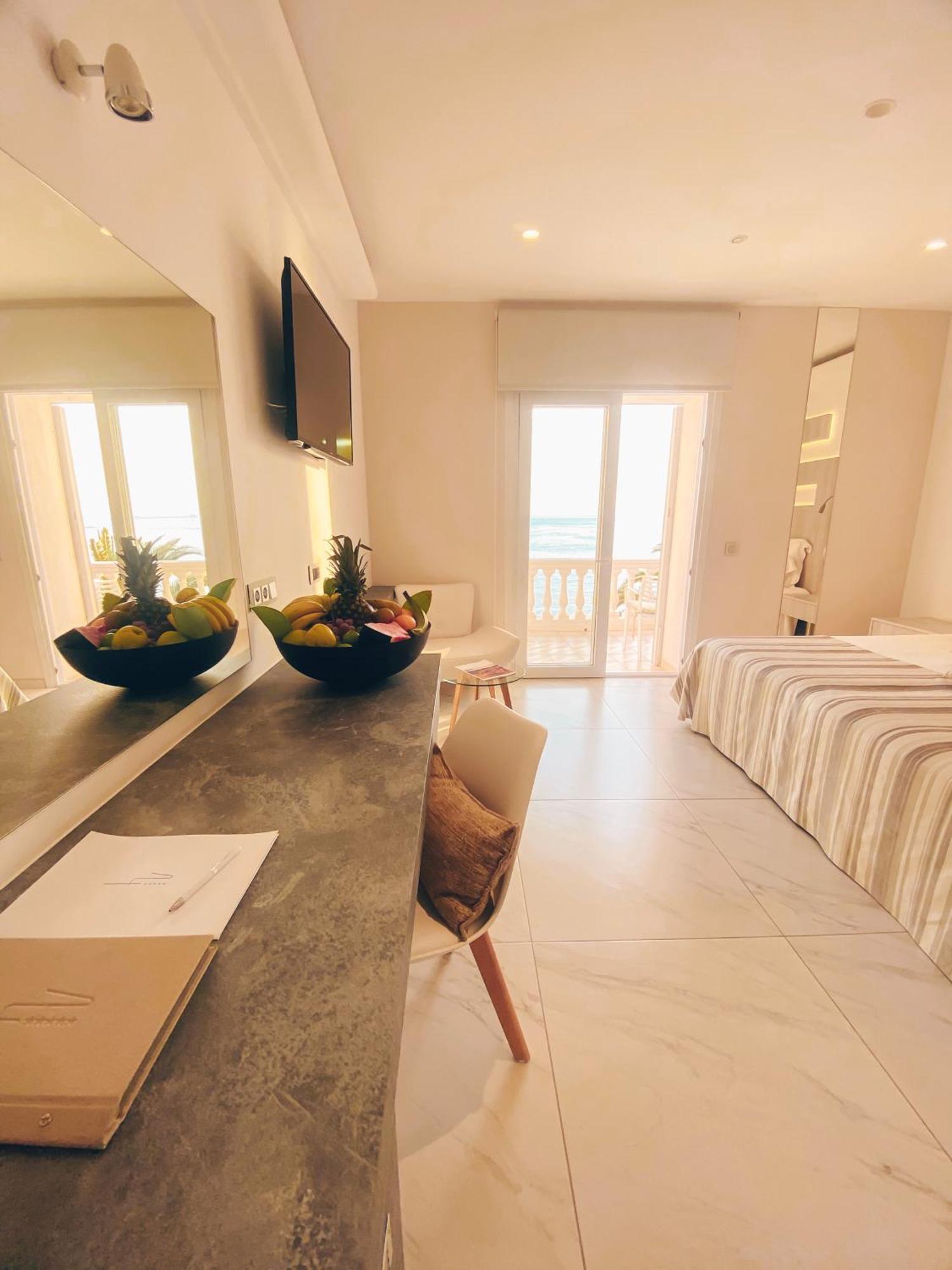 Hotel Vistabella Roses Ruang foto