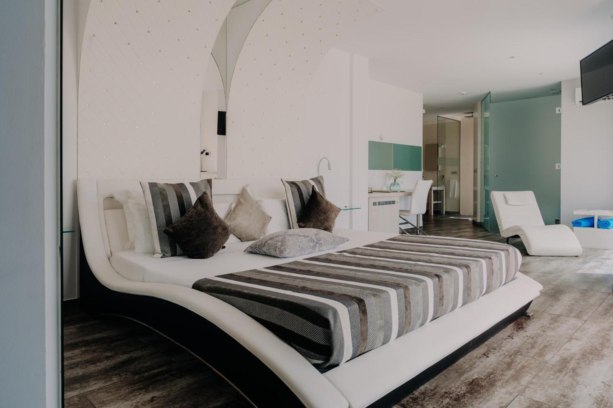 Hotel Vistabella Roses Ruang foto