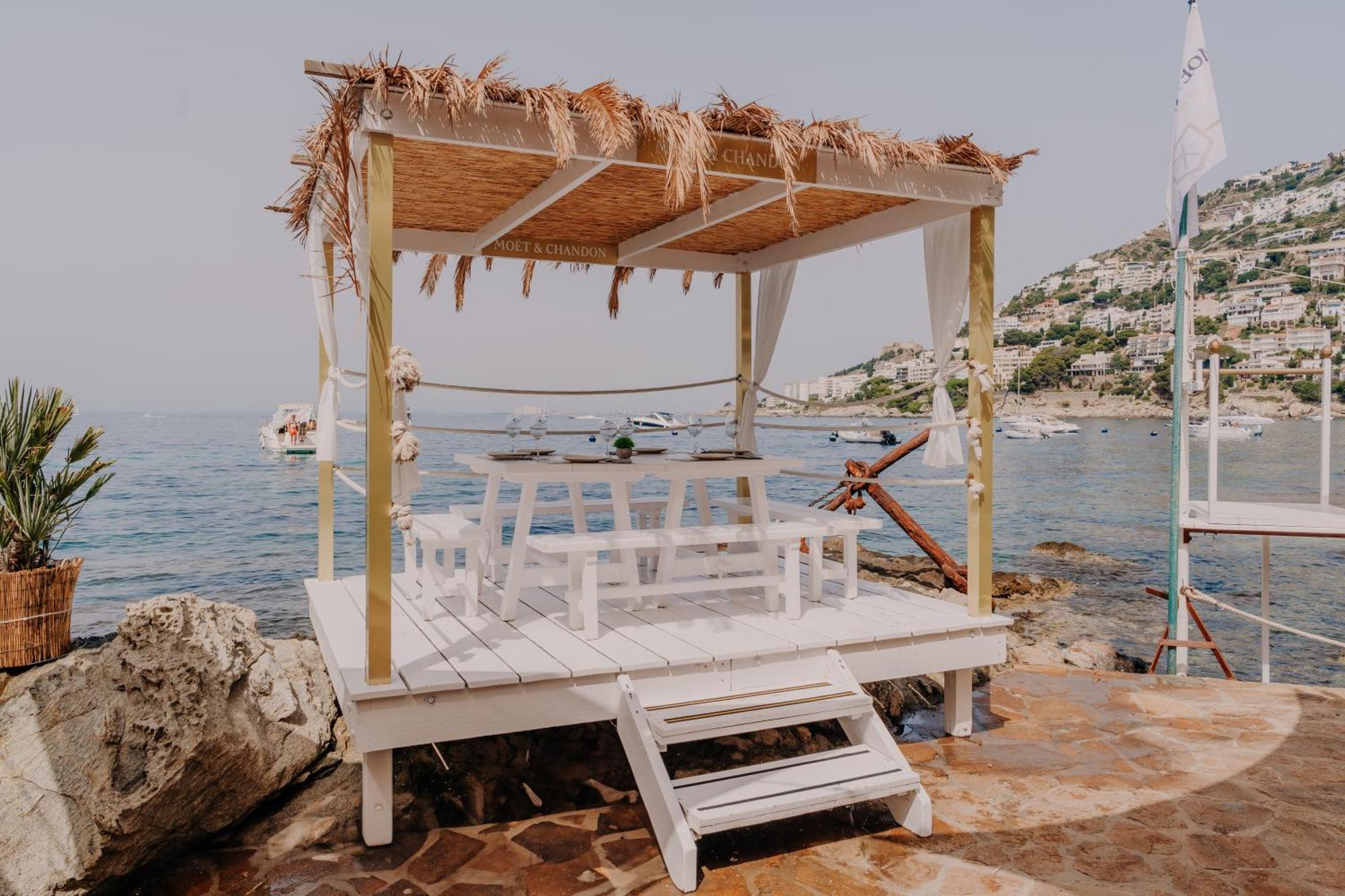 Hotel Vistabella Roses Bagian luar foto