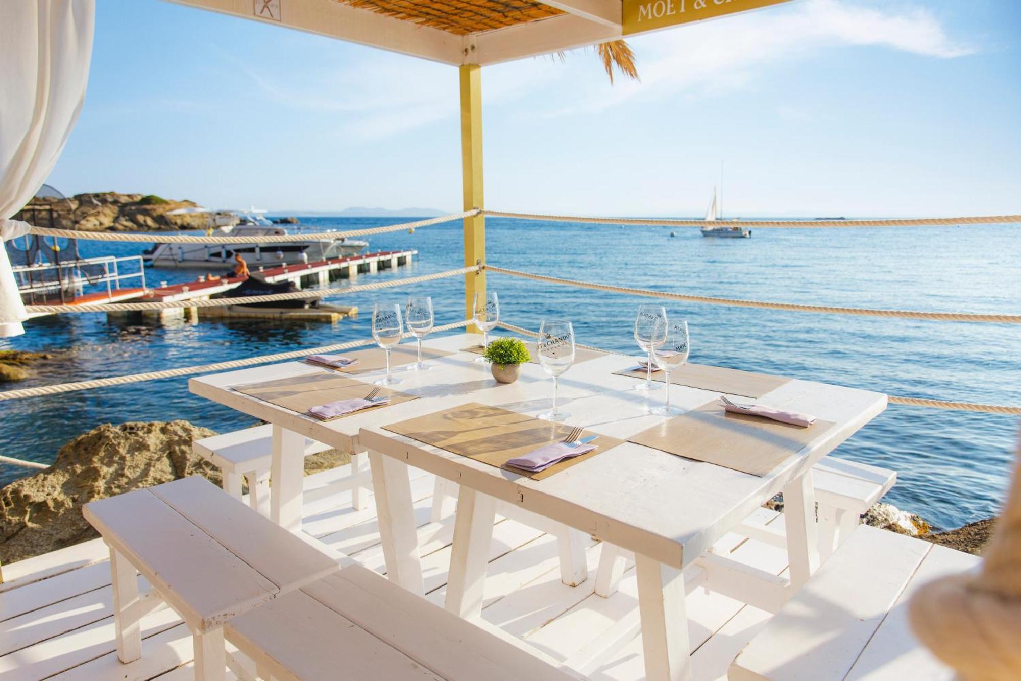 Hotel Vistabella Roses Bagian luar foto